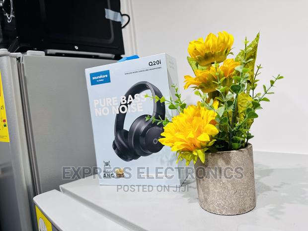Q20i Hybrid Active Noise Cancelling Headphones · Photo 2