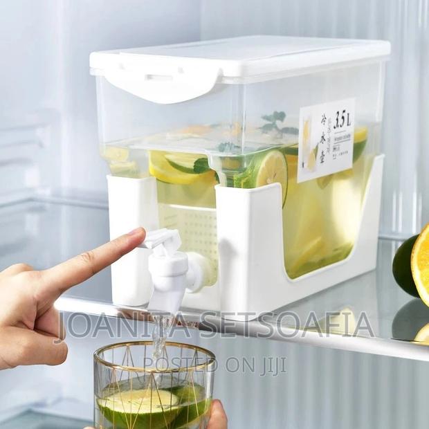 4.5 Litres Fridge Container photo 2