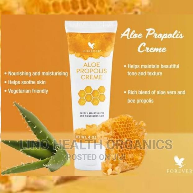 Propolis Creme for Moisturizing and Nourishing for Good Skin · Photo 2