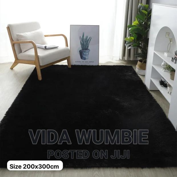Quality Fluffy Carpet (160/230cm) · Photo 2