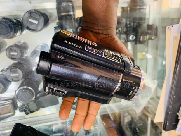 Quality Yet Affordable Sony HDR-XR550 HD Handycam Camcorder · Photo 2