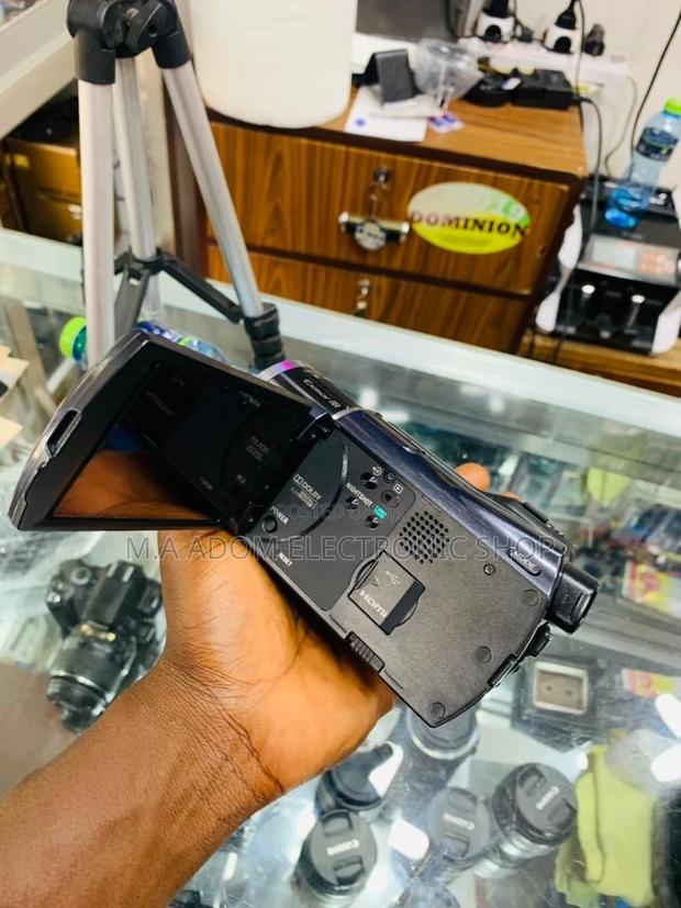 Authentic Sony 240GB HD Handycam Camcorder(Hdr-Xr550) · Photo 2