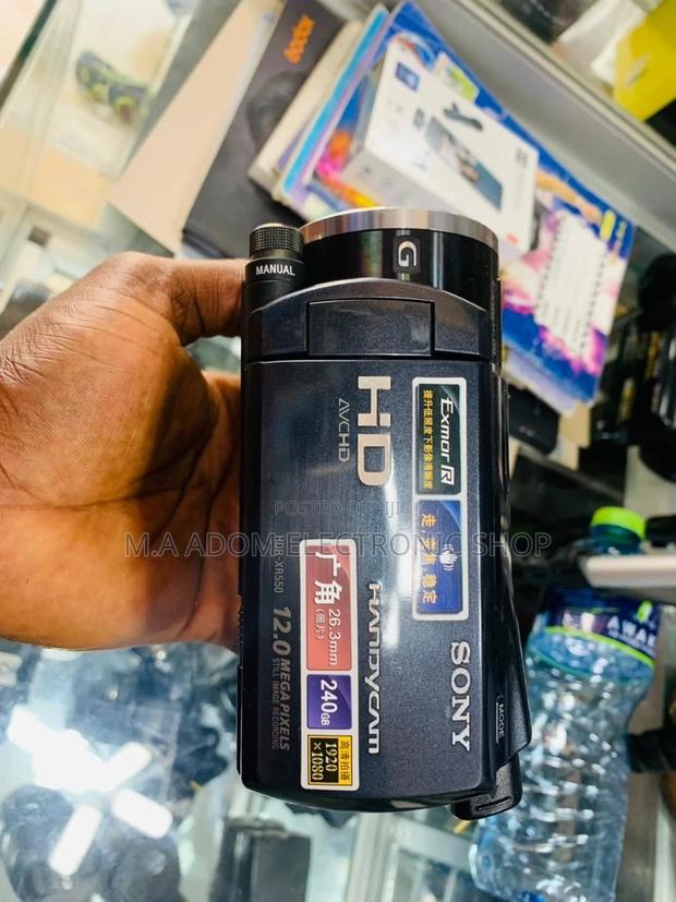 Enjoy Shooting Clear Vidoe’S on Sony HDR-Xr550 Camcorder · Photo 2