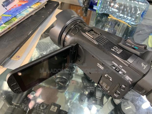 Canon VIXIA HF G40 Full HD Camcorder(Basic Black) · Photo 2