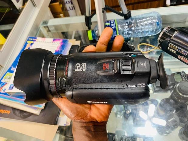Long Lasting Canon 32GB VIXIA HF G20 Full HD Camcorder · Photo 2