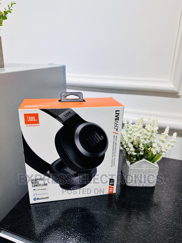 Listen in Style Headphones JBL 660 · Photo 2