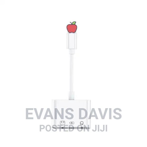 iPhone Livestream Sound Card/ Microphone Converter · Photo 3