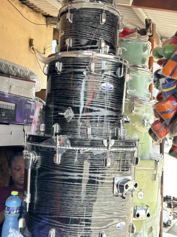 Pearl Decade 5 PCS Drum - Metallic Black · Photo 4
