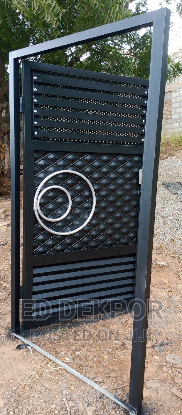 Back Small Gate · Photo 1