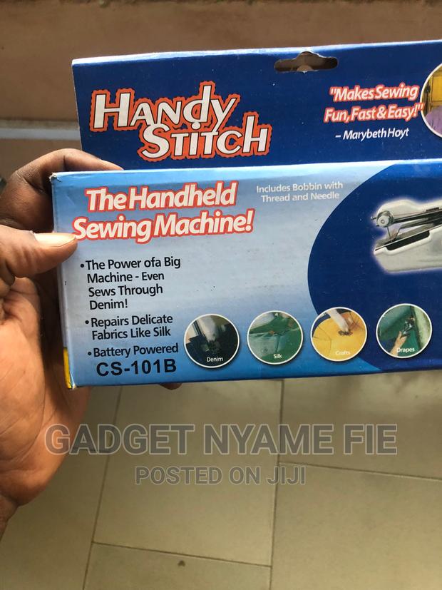 Battery Operated Mini Sewing Machine · Photo 4