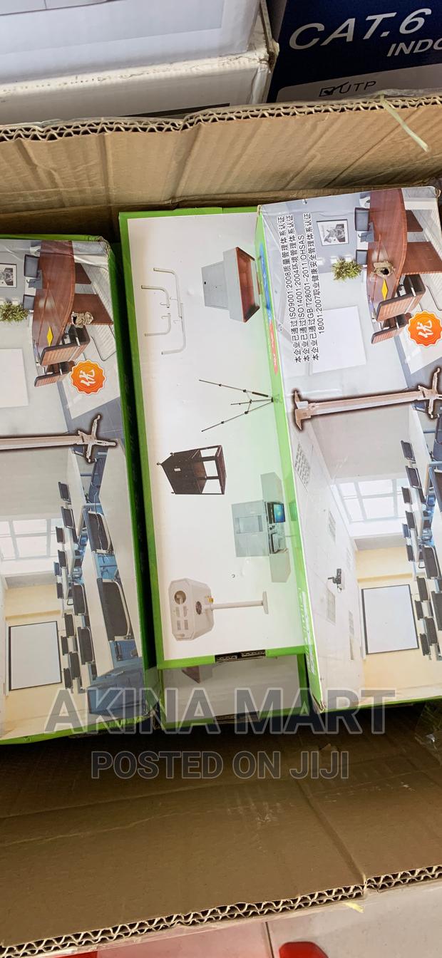 Projector Ceiling Wall Mount · Photo 4