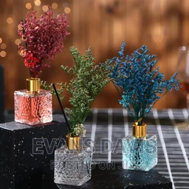 Sweet Scented Reed Diffuser · Photo 4