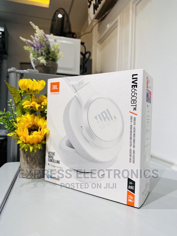 Kick Your Listening Device With JBL Live 650BT Headphones · Photo 2