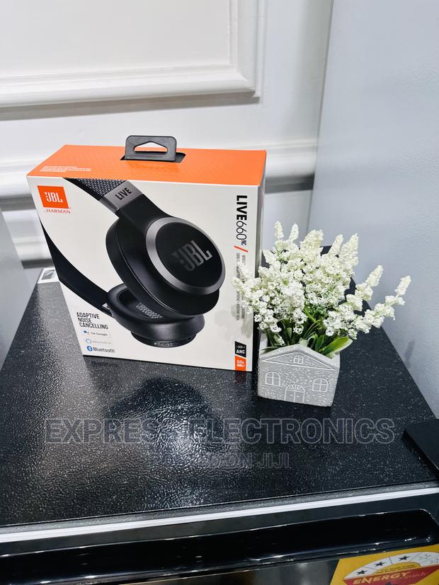 Look Very Nice JBL Live 660 Headphones · Photo 2