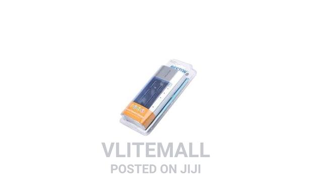 Beston Universal Battery Charger - BST-C821BW · Photo 4