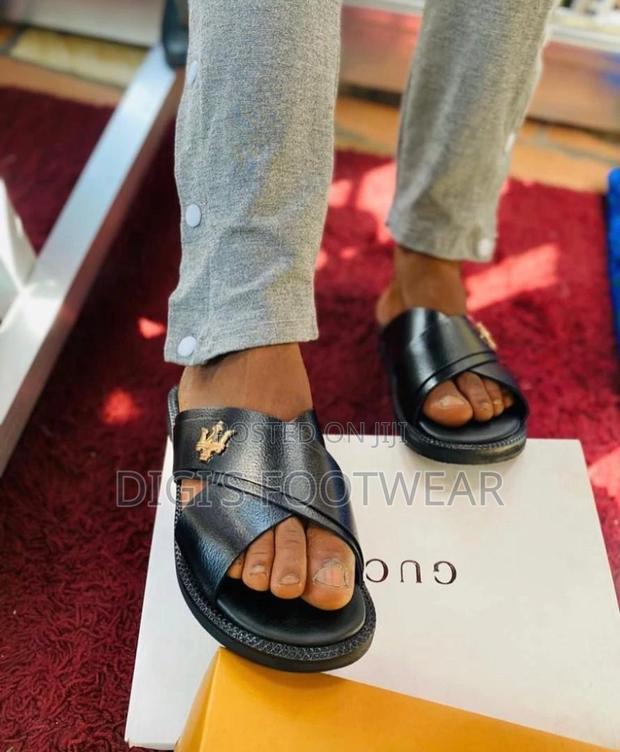 Black Crossed Layered Leather Slippers With Maserati Crown · Photo 4