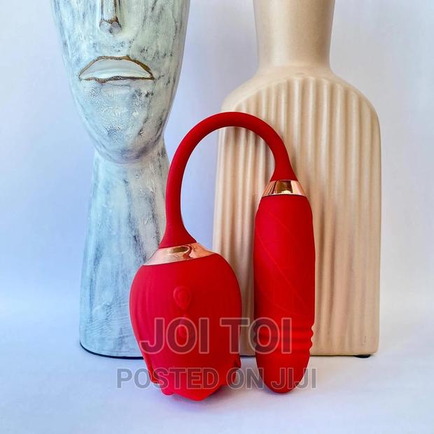 Rose Sucking Dildo Vibrator · Photo 4