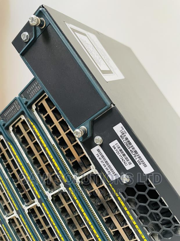 Cisco Catalyst 2960-S 48ports Poe+ photo 3