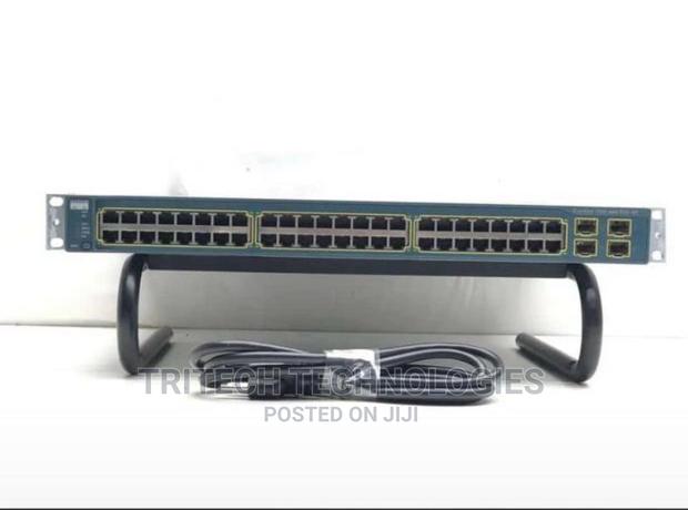 Cisco WS-C3750-48PS-S Catalyst 3750 48-port POE Switch · Photo 2