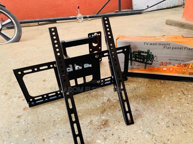 Fresh in Box Adjustable Corner Wall Mount for 32”-55” Tv · Photo 2