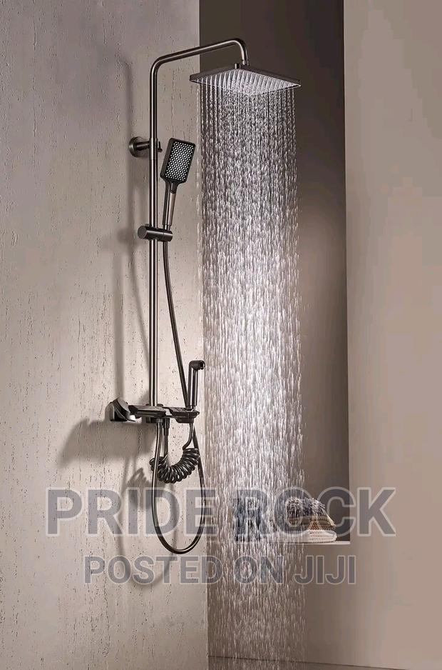 Rain Shower, Telephone Shower With Thermostat · Photo 4