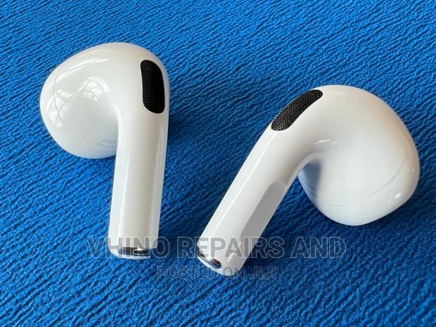 Original Airpod photo 4