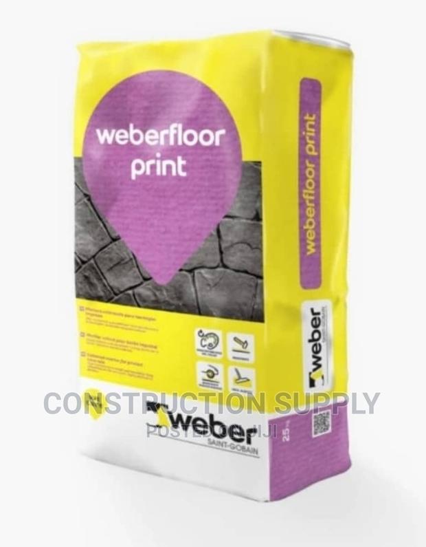 Stamped Concrete: Color Hardner · Photo 2