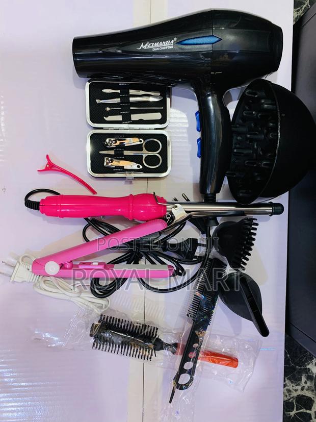 Hair Dryer With All Accessories · Photo 3