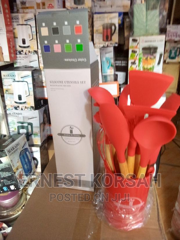 Silicone Utensils Set With Plastic Holders · Photo 3