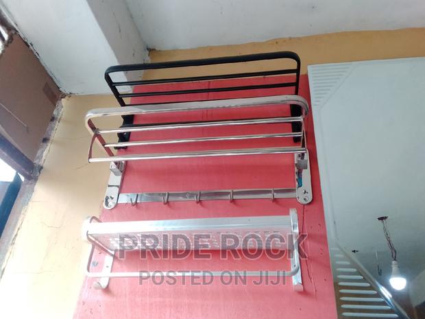 Towel Racks With Metal Shelf · Photo 2