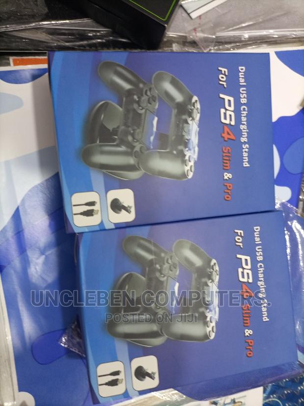 PS4 Controllers Charger Stand · Photo 4