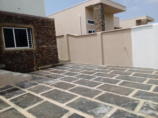 3bdrm Townhouse/Terrace in Amrahia, Adenta for sale