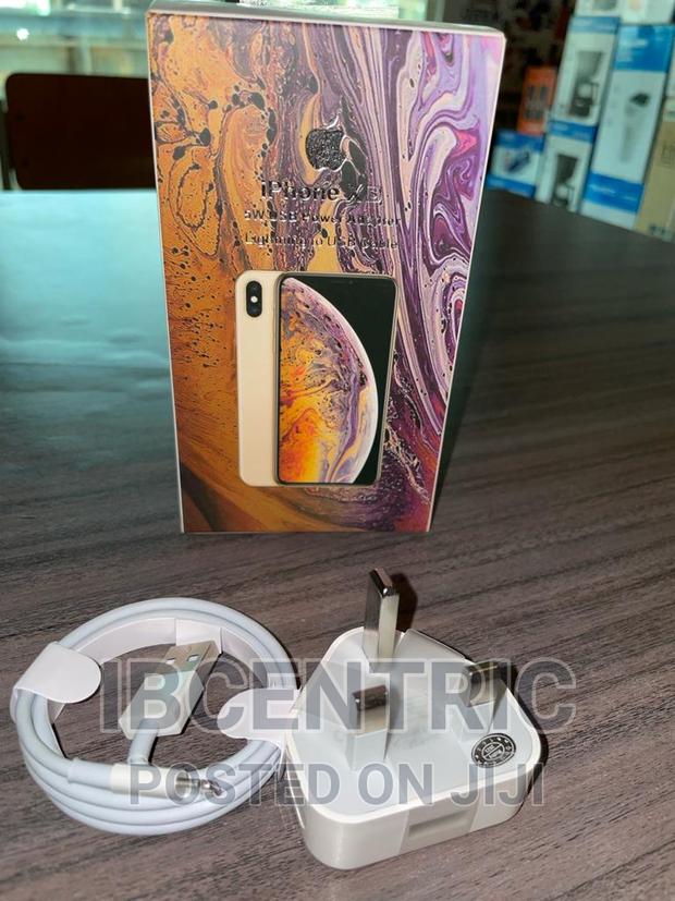 iPhone X USB Adapter and Cable · Photo 4