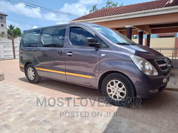 Car Rental Services- HYUNDAI STARES FOR RENT- 12 Seats Bus · Photo 4