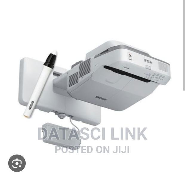 Epson 3500lumen Eb-696w Ultra Short Throw Projector