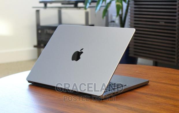 New Laptop Apple MacBook Pro 16GB Apple M2 SSD 1T · Photo 4
