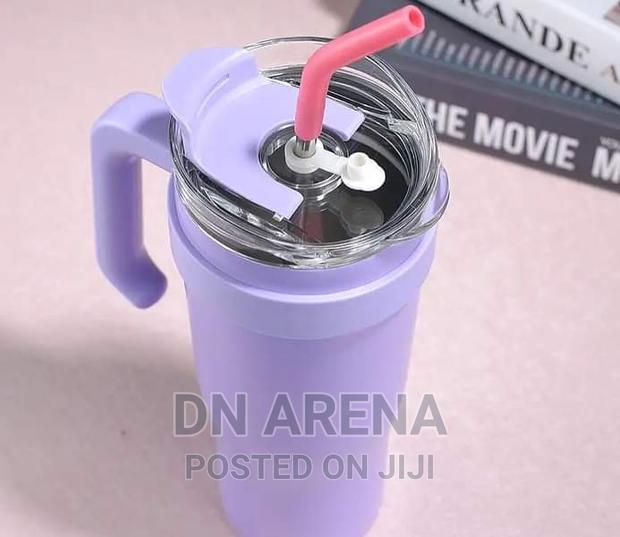 Stainless Steel Insulated Flask With 2 Cups and a Straw photo 7