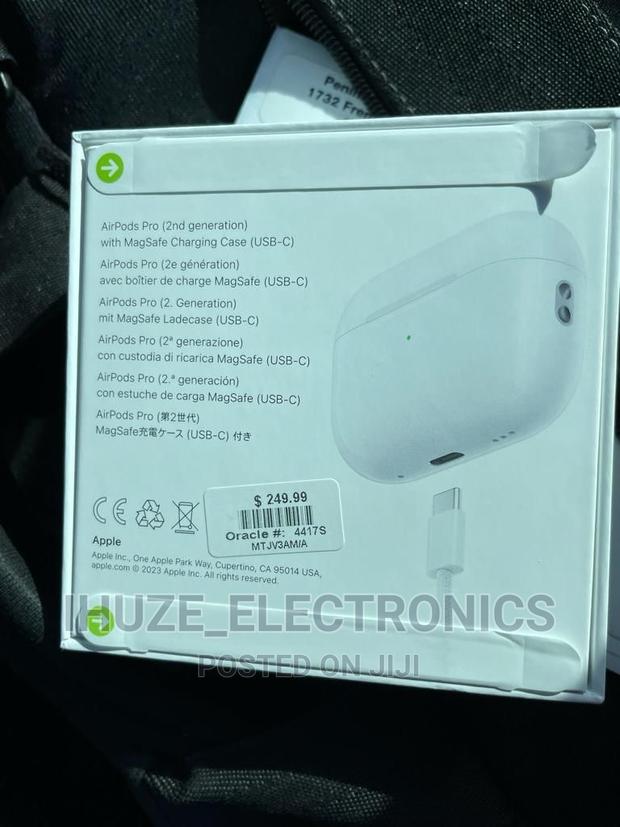 Airpods Pro (2nd Gen) With Magsafe Charging Case (Usb‐C) · Photo 4