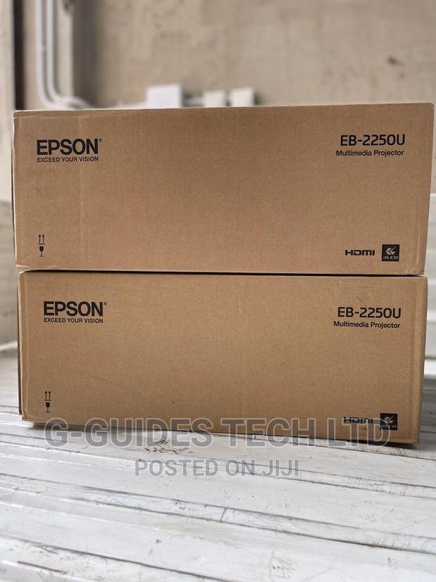 EPSON Projector Eb-2250u 5000 Lumens · Photo 4