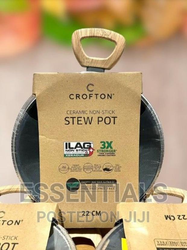 Crofton Ceramic Non Stick Stew Pot 22cm · Photo 1