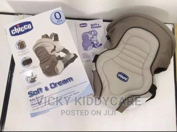 Chicco Baby Carrier · Photo 2