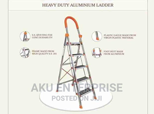 Foldable 5 Steps Ladder · Photo 4