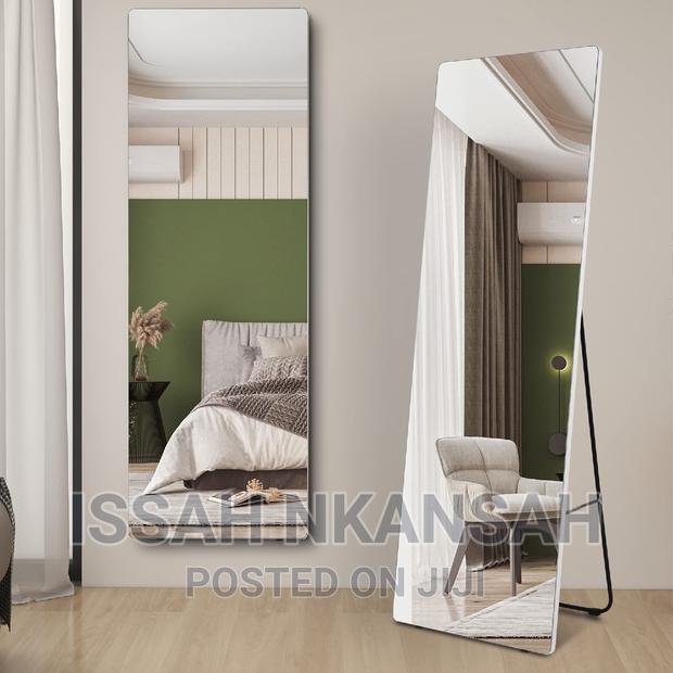 Standing or Wall Mirror · Photo 3