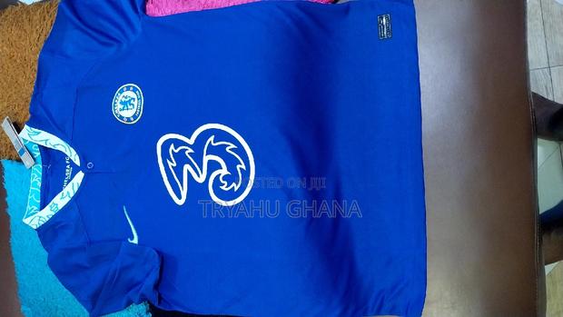 Shop Original Chelsea FC Football Home Jersey · Photo 3