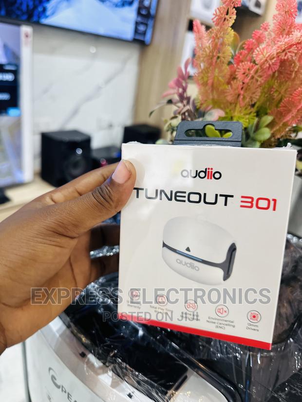 Clear Sound Quality Audiio Tuneout 301 White · Photo 2
