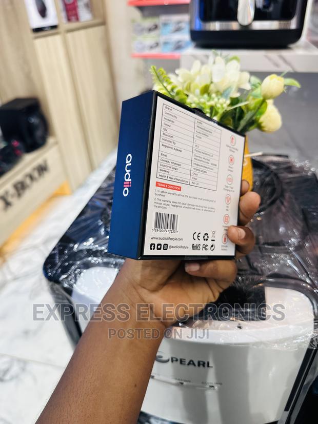 Long Lasting Durability Audiio Airflow+ White · Photo 2