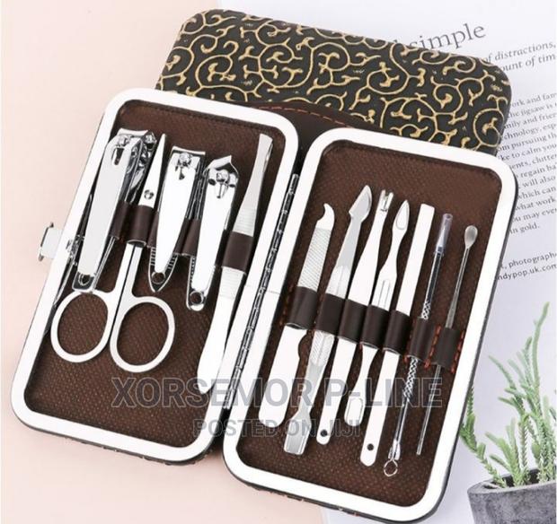Stainless Steel Nail Cutting · Photo 4