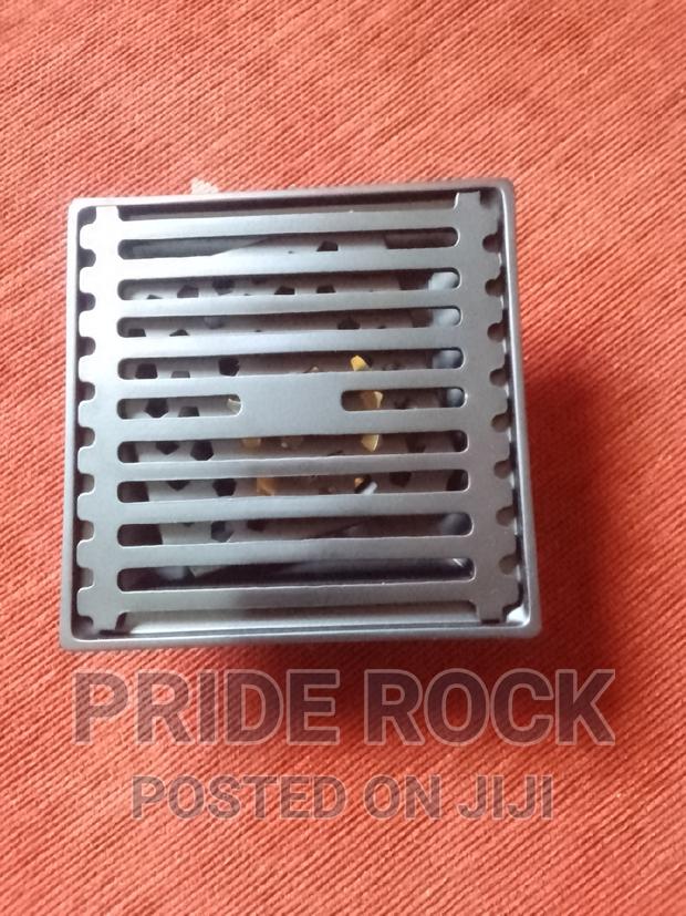 Metal Floor Drain Black and Grey · Photo 2