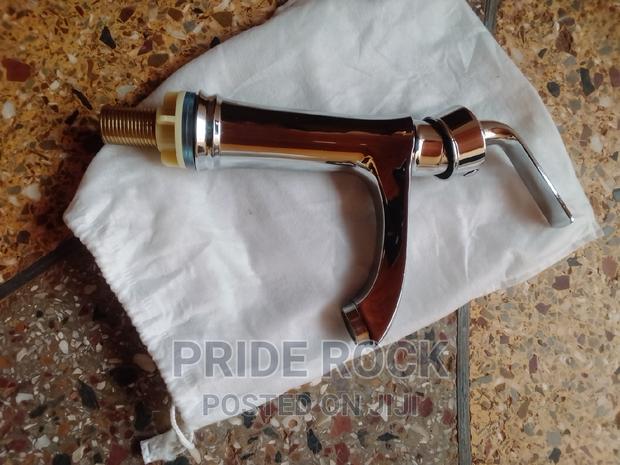 Heavy, Durable Basin Tap Single · Photo 3