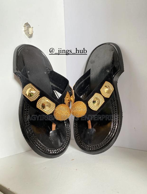 Ahenema Slippers